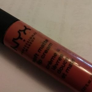 Soft matte lip cream